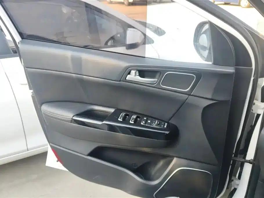 Kia KX5 2016 1.6T Automatic 2WD DLX — миниатюра 7