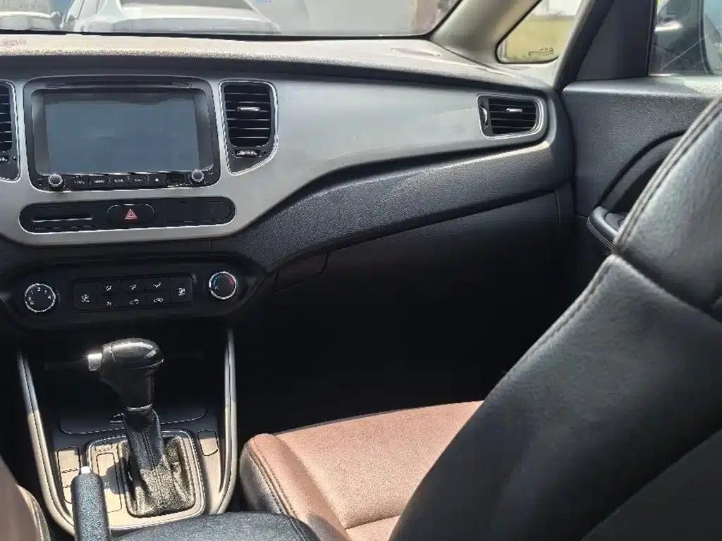 Carens 2013 2.0L 7-seater Automatic Standard Edition (National IV Emission Standard) — миниатюра 8