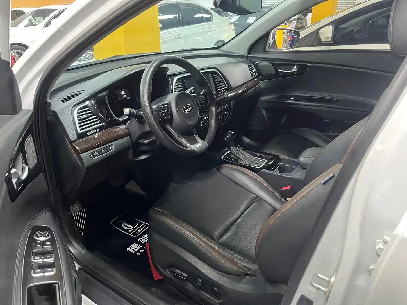 K5 2019 1.8L Automatic GLS — миниатюра 4