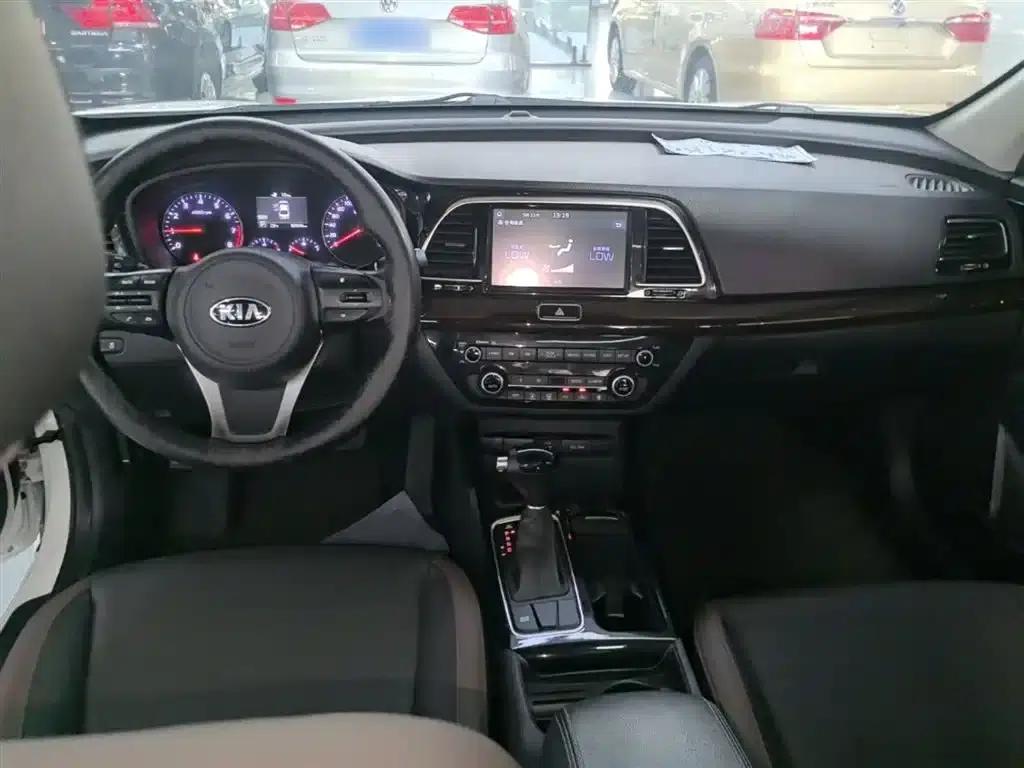 K5 2017 1.8L Automatic GLS — миниатюра 9