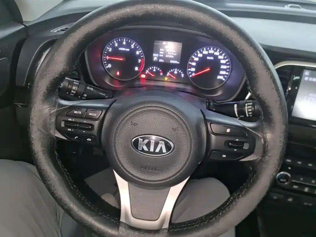 K5 2017 1.8L Automatic GLS — миниатюра 10