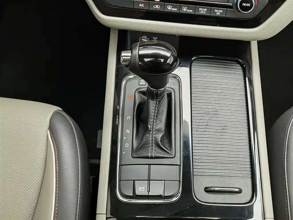 Carnival (Imported) 2015 3.3GDI Luxury Edition (National V Emission Standard) — миниатюра 13