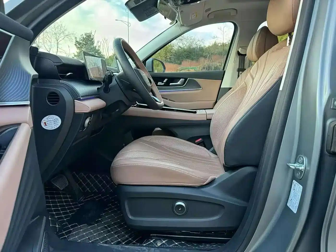 Chery Tiggo 8L 2024 2.0T 2WD Premium Edition 5-seater — миниатюра 3