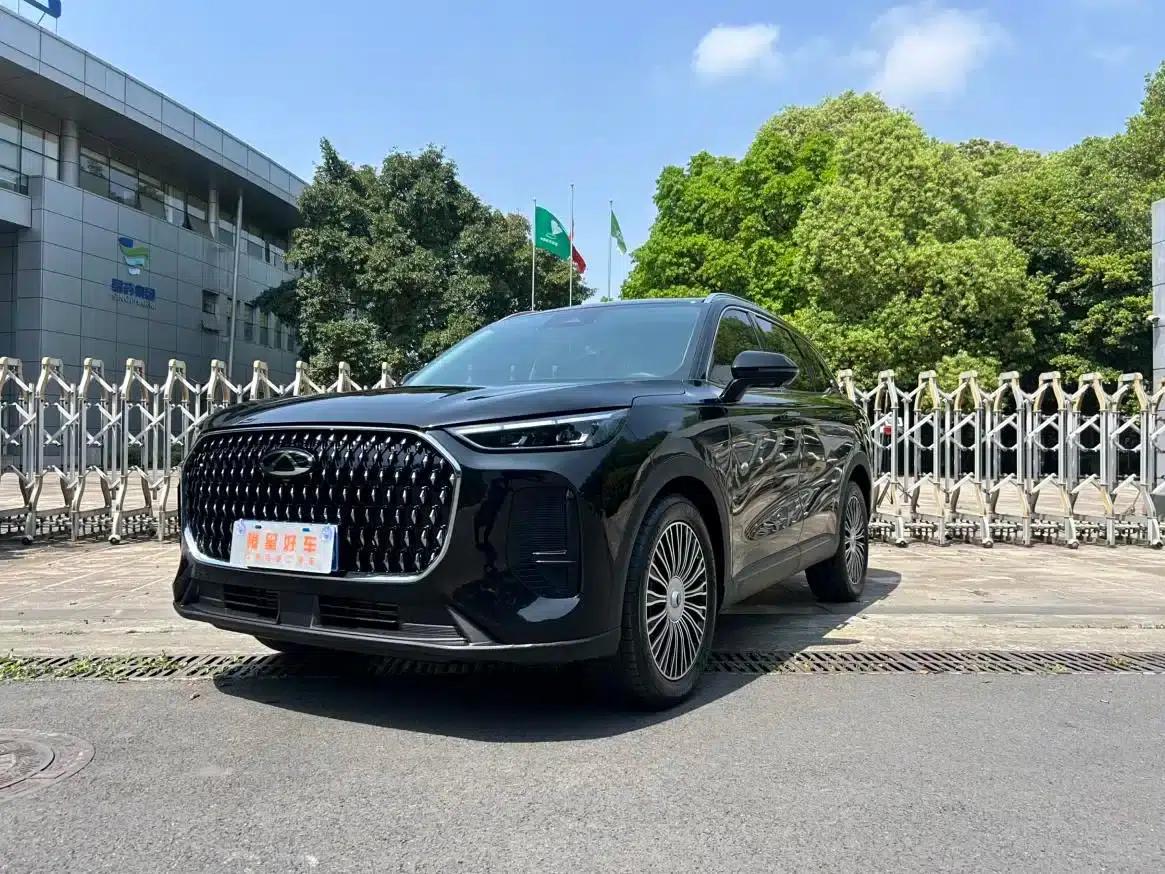Chery Tiggo 8L 2024 2.0T 2WD Luxury 7-Seater — миниатюра 1