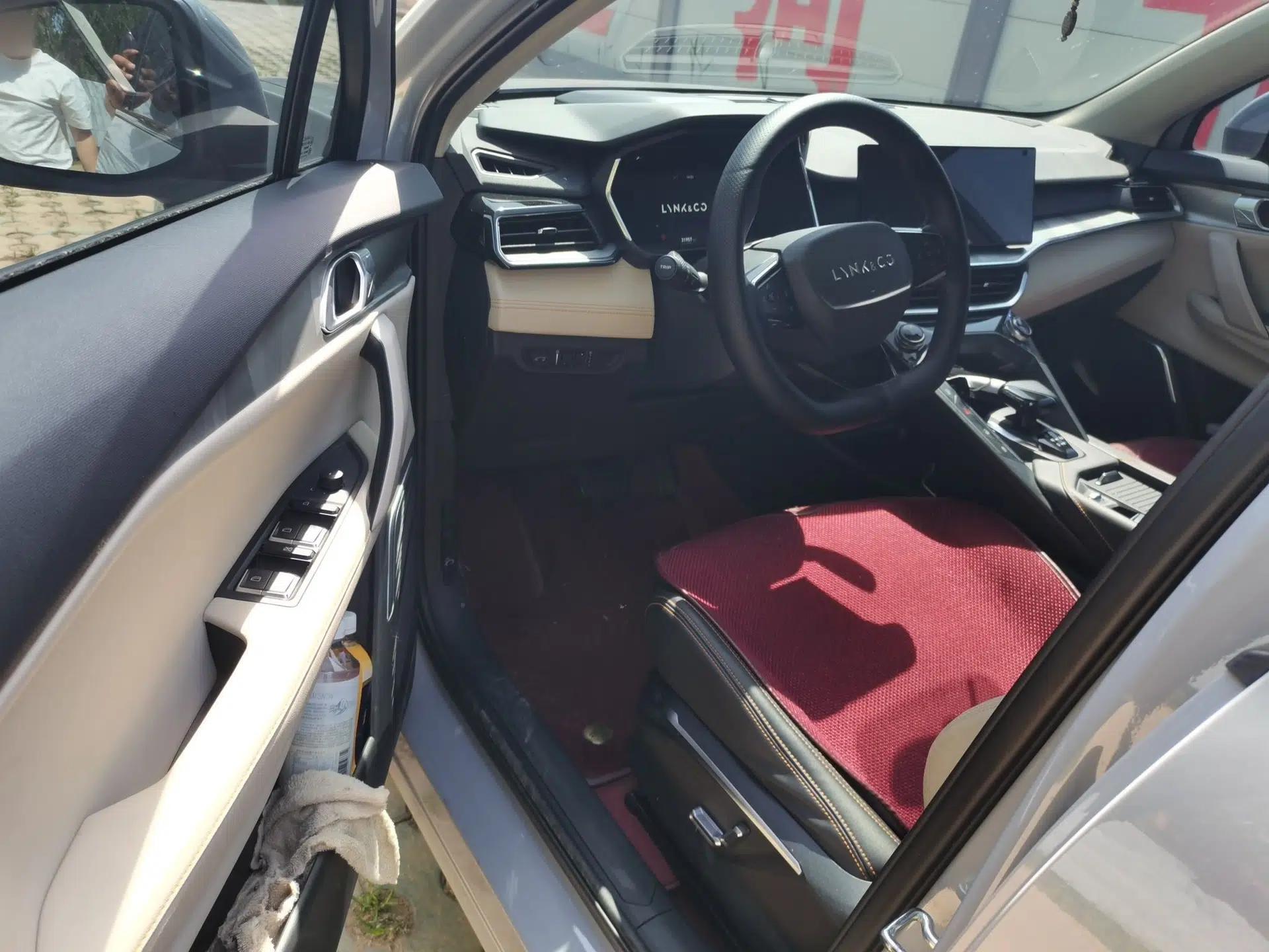 Lynk & Co 06 EM-P 2023 1.5T Remix PHEV Pro — миниатюра 17