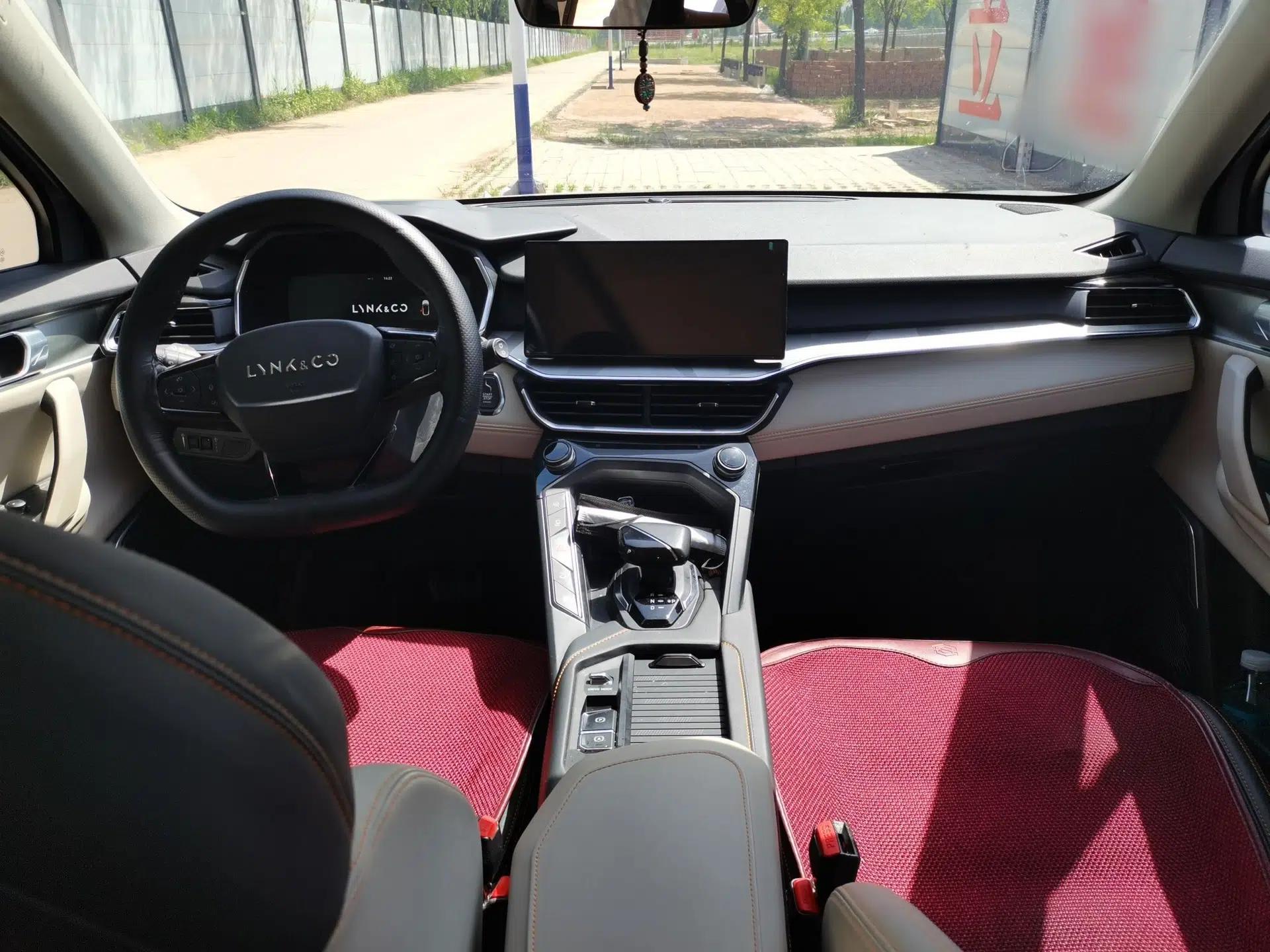 Lynk & Co 06 EM-P 2023 1.5T Remix PHEV Pro — миниатюра 10
