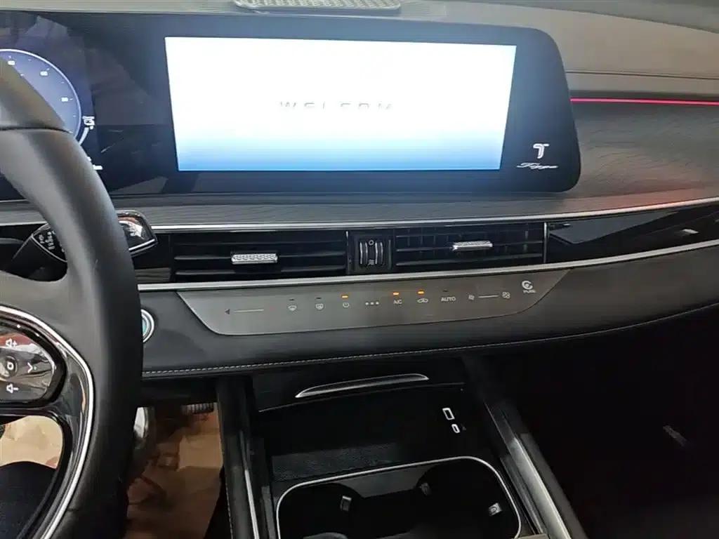 Chery Tiggo 8 PRO PHEV 2023 Champion Edition 1.5T 100km Glory Edition — миниатюра 13