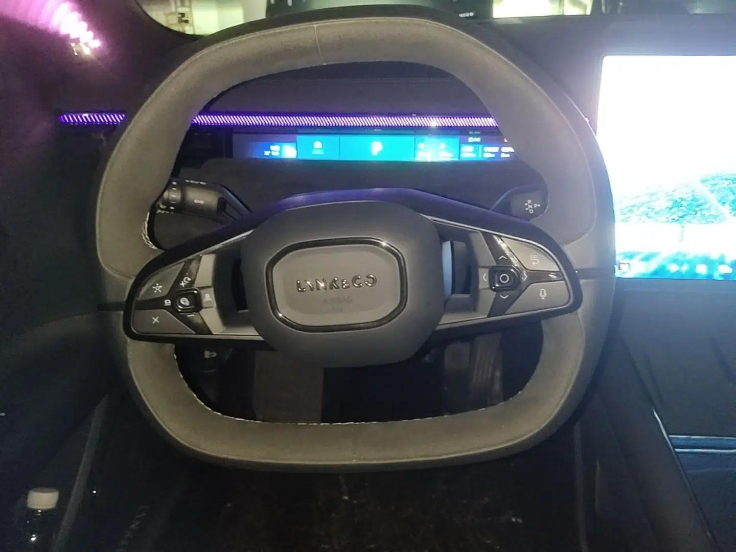 Lynk & Co 10 EM-P 2025 Model 240 All-Wheel Drive Ultra—Sport Edition — миниатюра 13