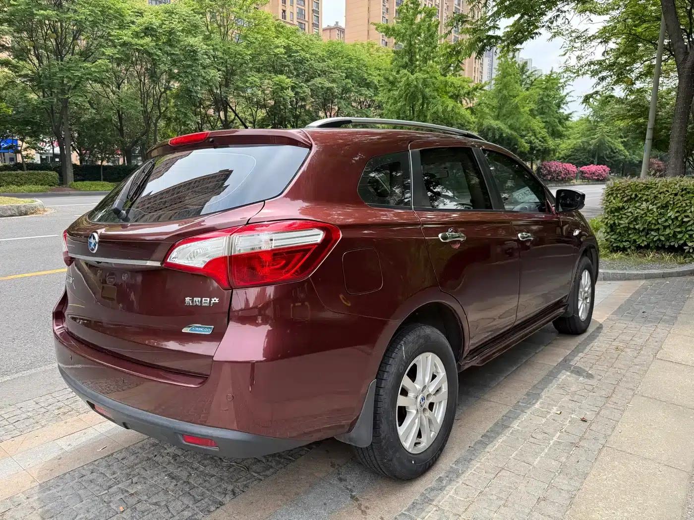 Venucia T70 2015 2.0L CVT Smart Edition — миниатюра 4