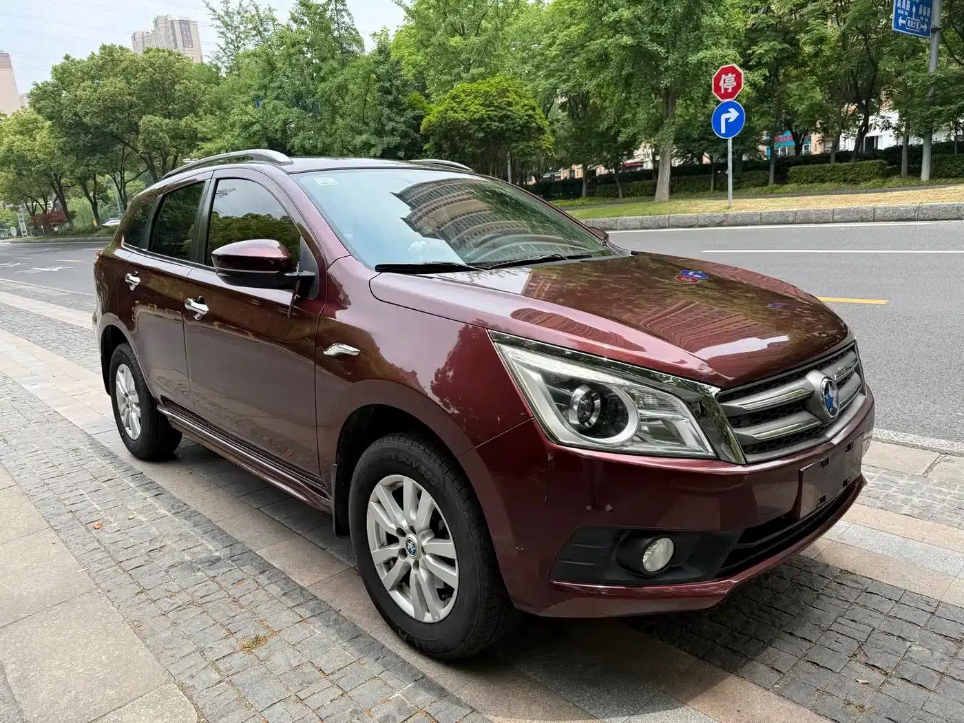 Venucia T70 2015 2.0L CVT Smart Edition — миниатюра 5