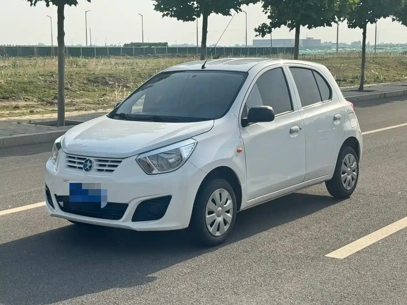 Venucia R30 2016 1.2L Manual Comfort Edition — миниатюра 1