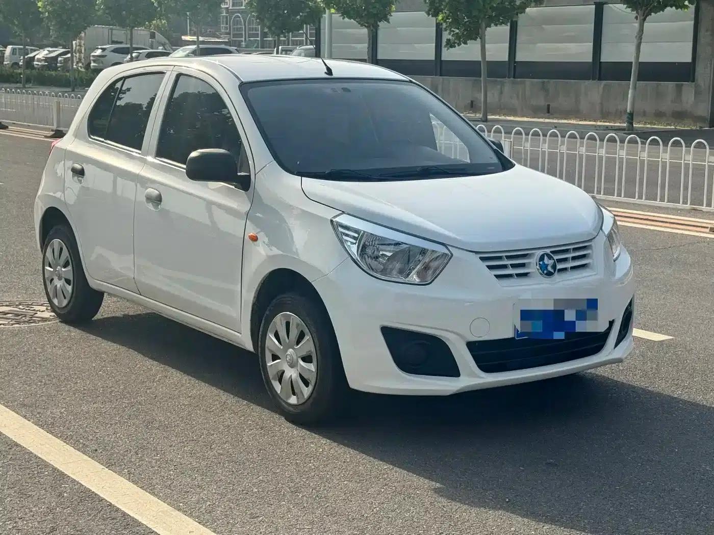 Venucia R30 2016 1.2L Manual Comfort Edition — миниатюра 3