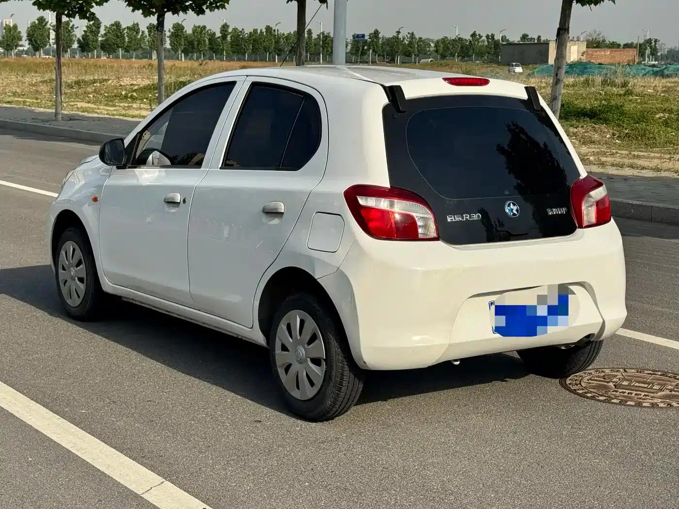 Venucia R30 2016 1.2L Manual Comfort Edition — миниатюра 7