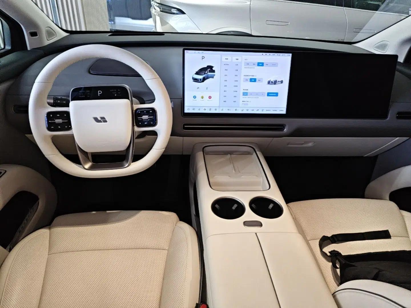 Li Auto i8 2025 Model Standard Version — миниатюра 13