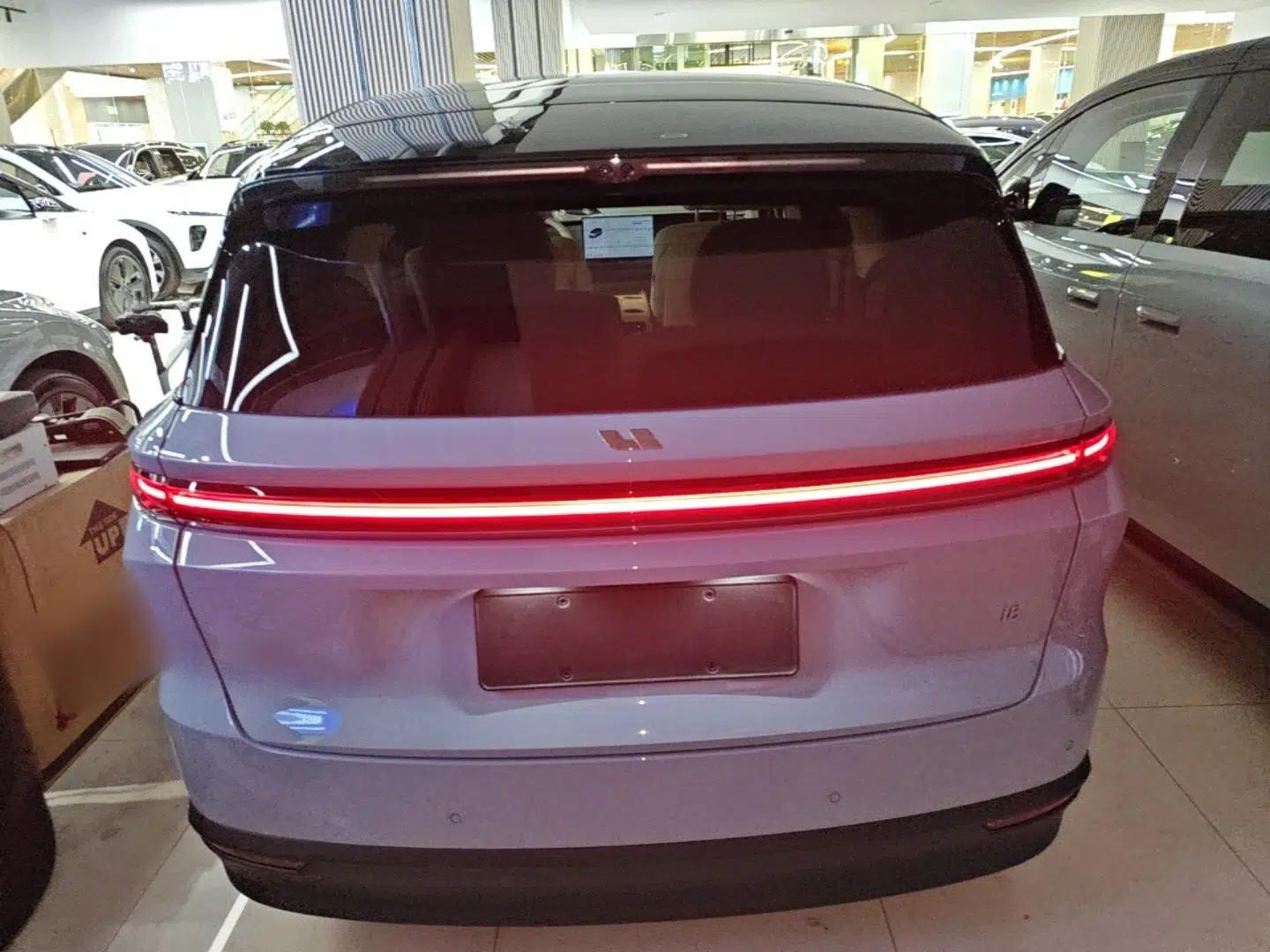 Li Auto i8 2025 Model Standard Version — миниатюра 5