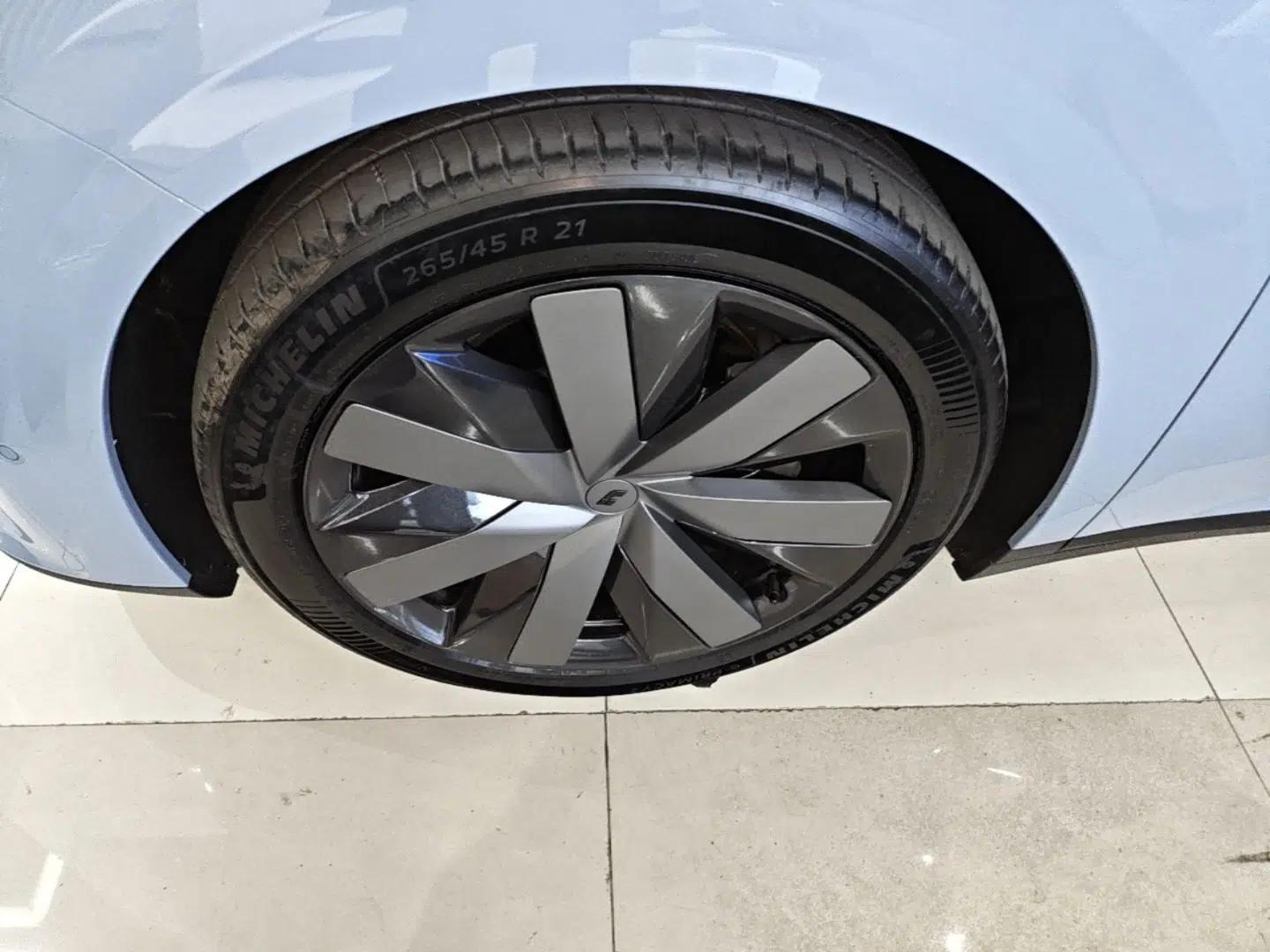 Li Auto i8 2025 Model Standard Version — миниатюра 8