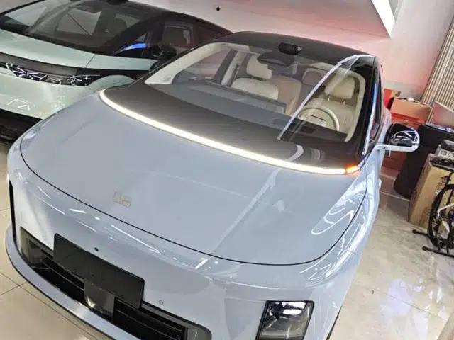 Li Auto i8 2025 Model Standard Version