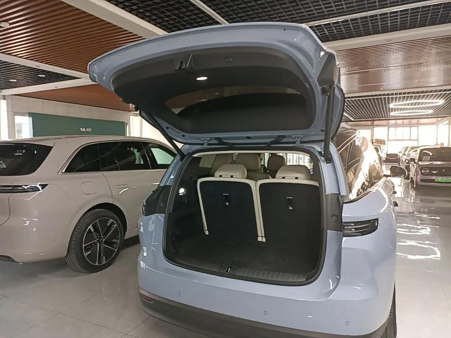 Li Auto i8 2025 Model Standard Version — миниатюра 22