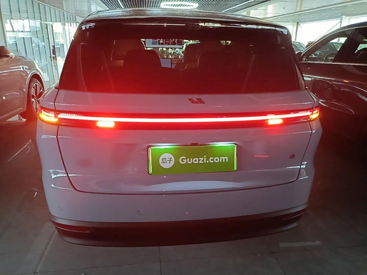 Li Auto i8 2025 Model Standard Version — миниатюра 5