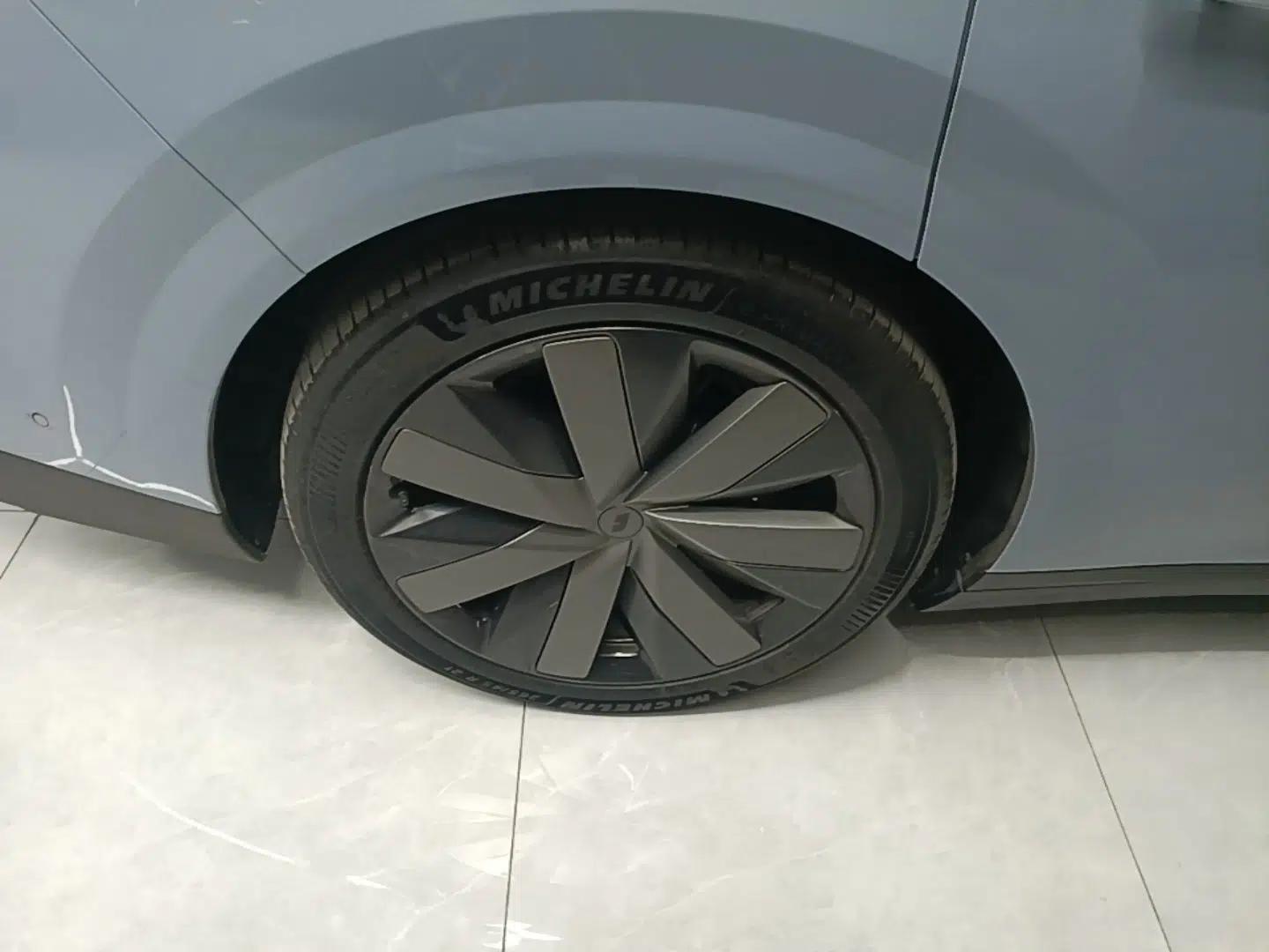 Li Auto i8 2025 Model Standard Version — миниатюра 10
