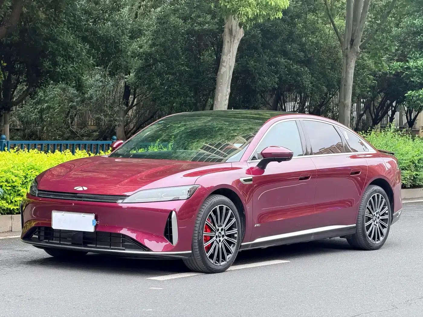 Fengyun A9L 2025 All-Wheel Drive High-Performance Peak Edition — миниатюра 1