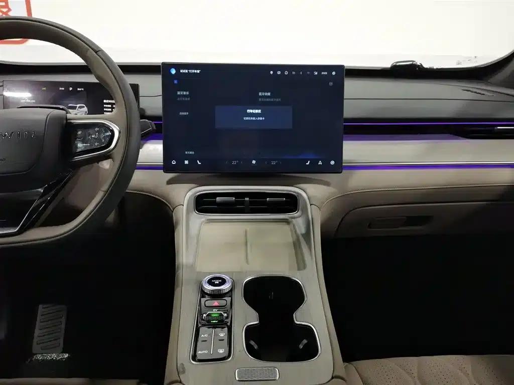 Fengyun T8 2025 1.5T 130km Premium Edition 7-seater — миниатюра 12