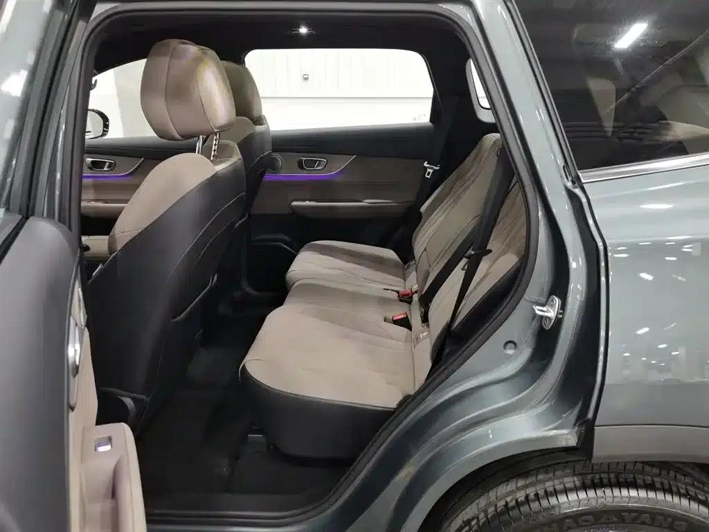 Fengyun T8 2025 1.5T 130km Premium Edition 7-seater — миниатюра 15