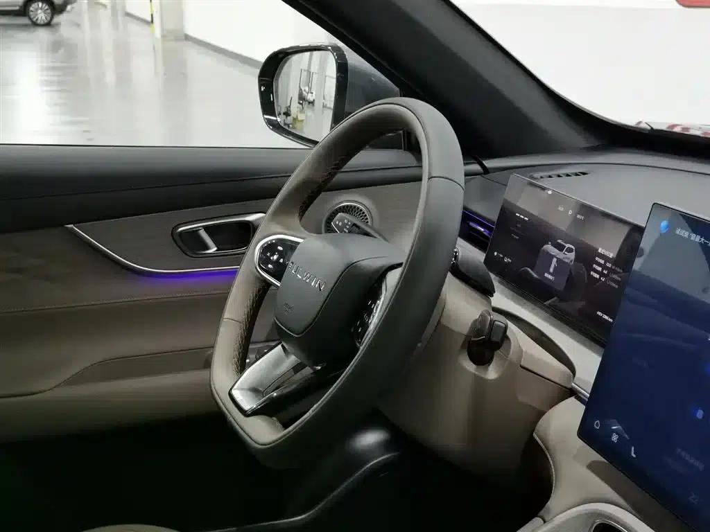 Fengyun T8 2025 1.5T 130km Premium Edition 7-seater — миниатюра 22