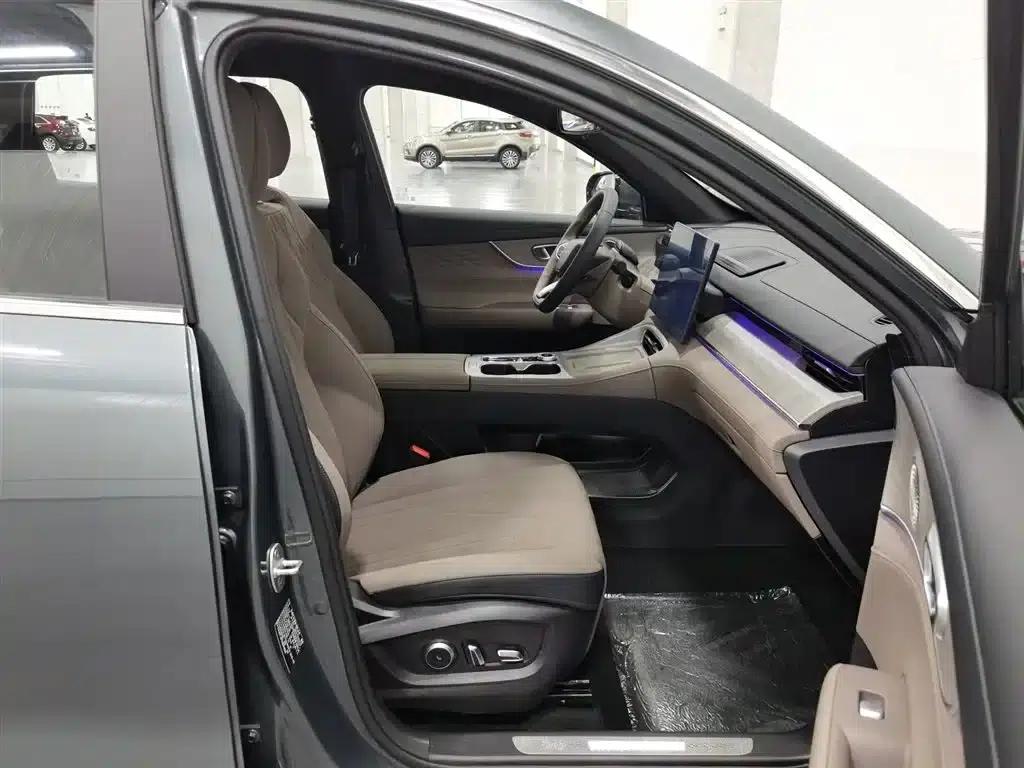 Fengyun T8 2025 1.5T 130km Premium Edition 7-seater — миниатюра 23
