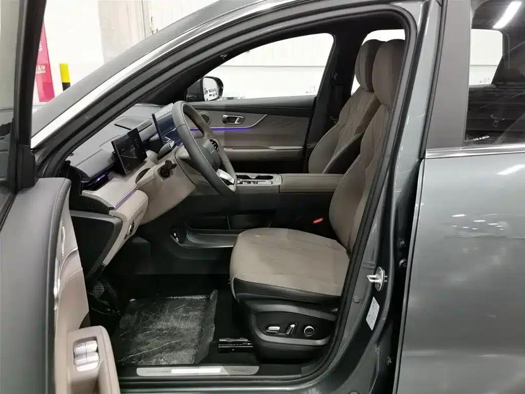 Fengyun T8 2025 1.5T 130km Premium Edition 7-seater — миниатюра 10