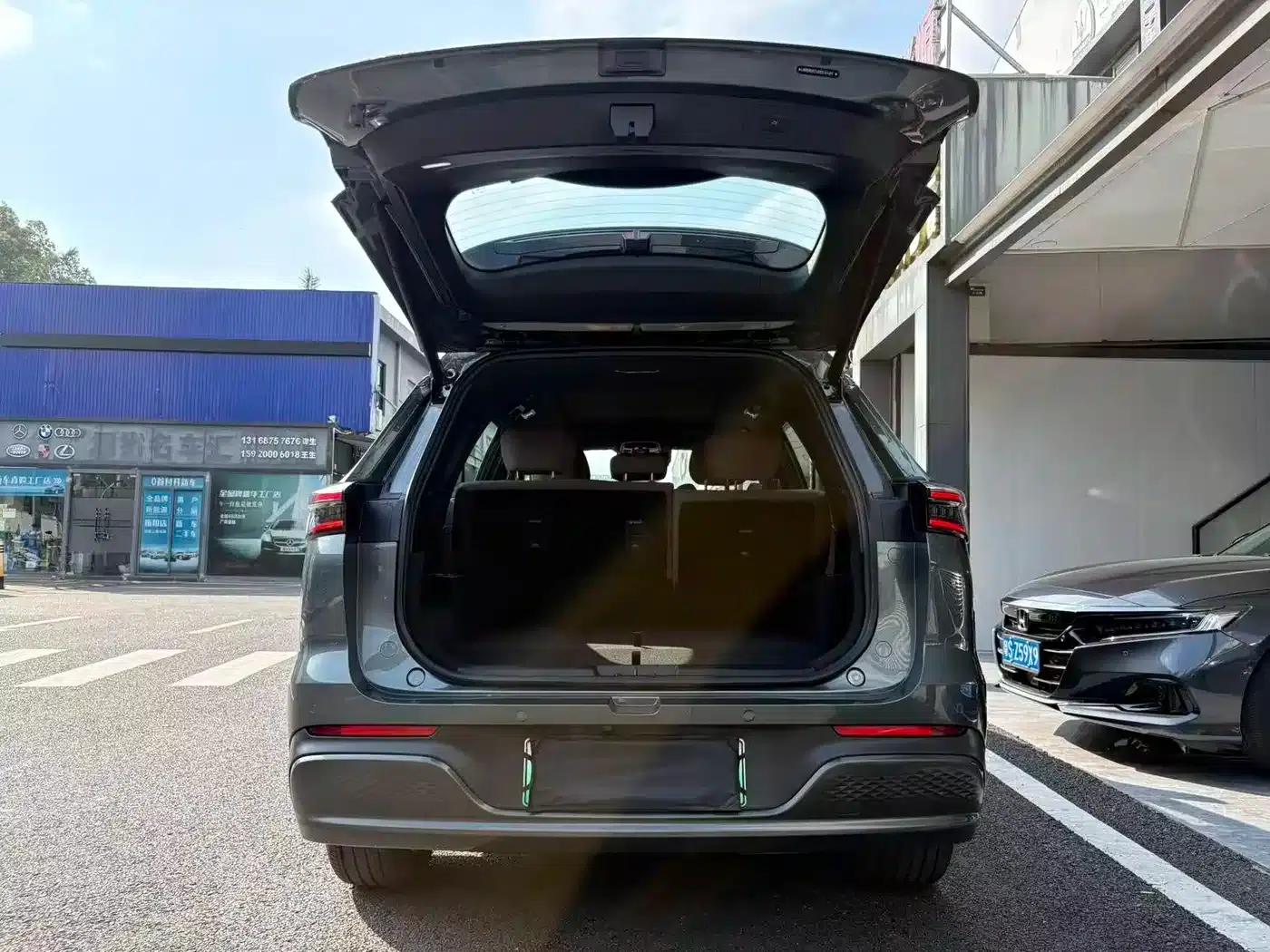 Fengyun T8 2025 1.5T 130km Premium Edition 5-seater — миниатюра 11