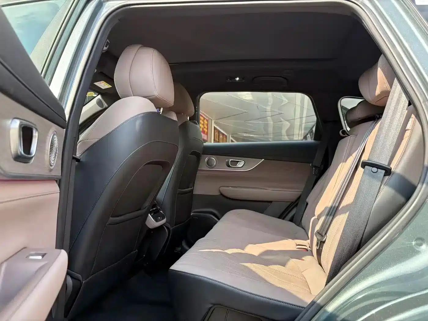 Fengyun T8 2025 1.5T 130km Premium Edition 5-seater — миниатюра 9