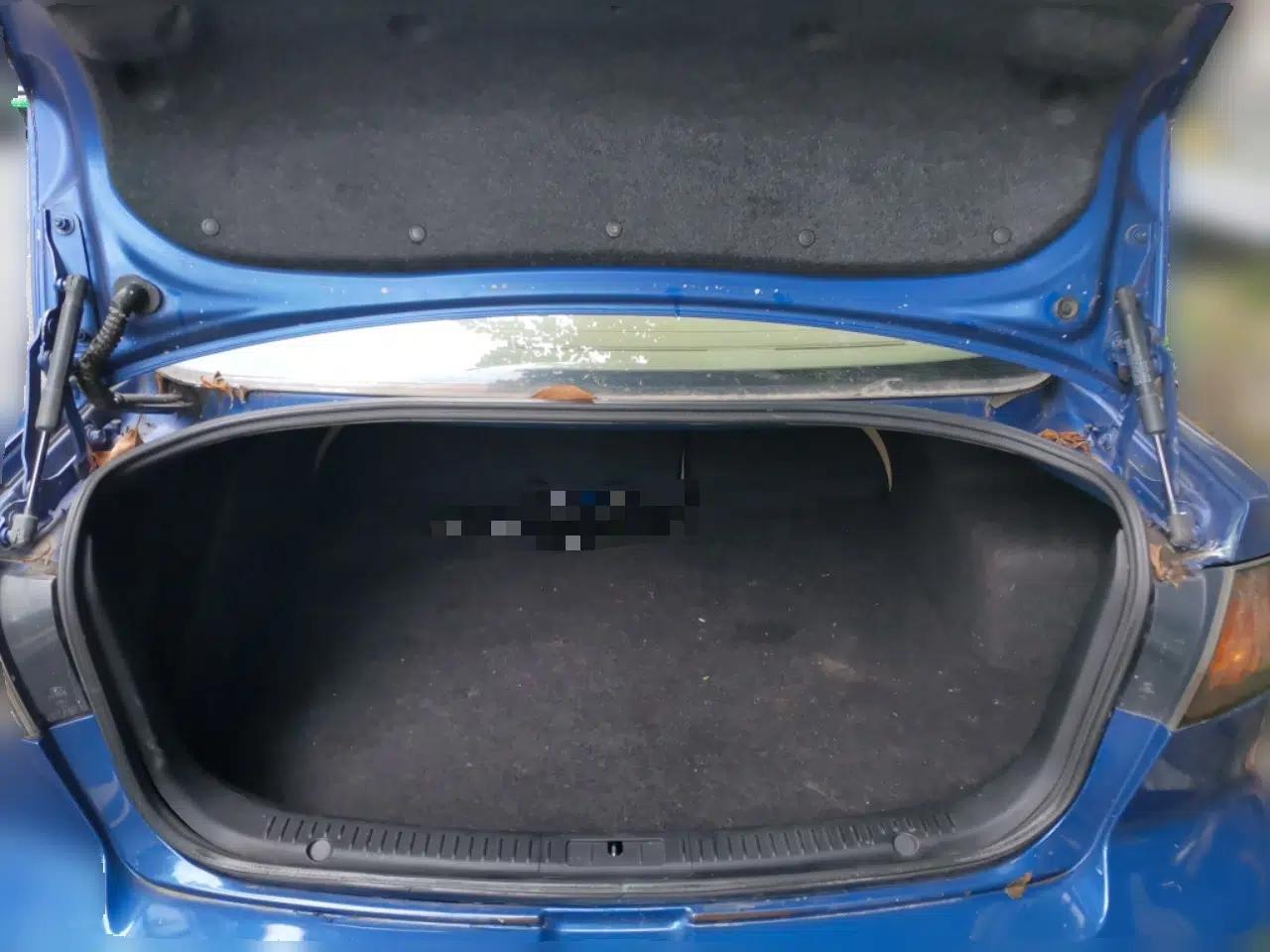 Mazda 3 2010 1.6L Automatic Classic Stylish Version — миниатюра 20