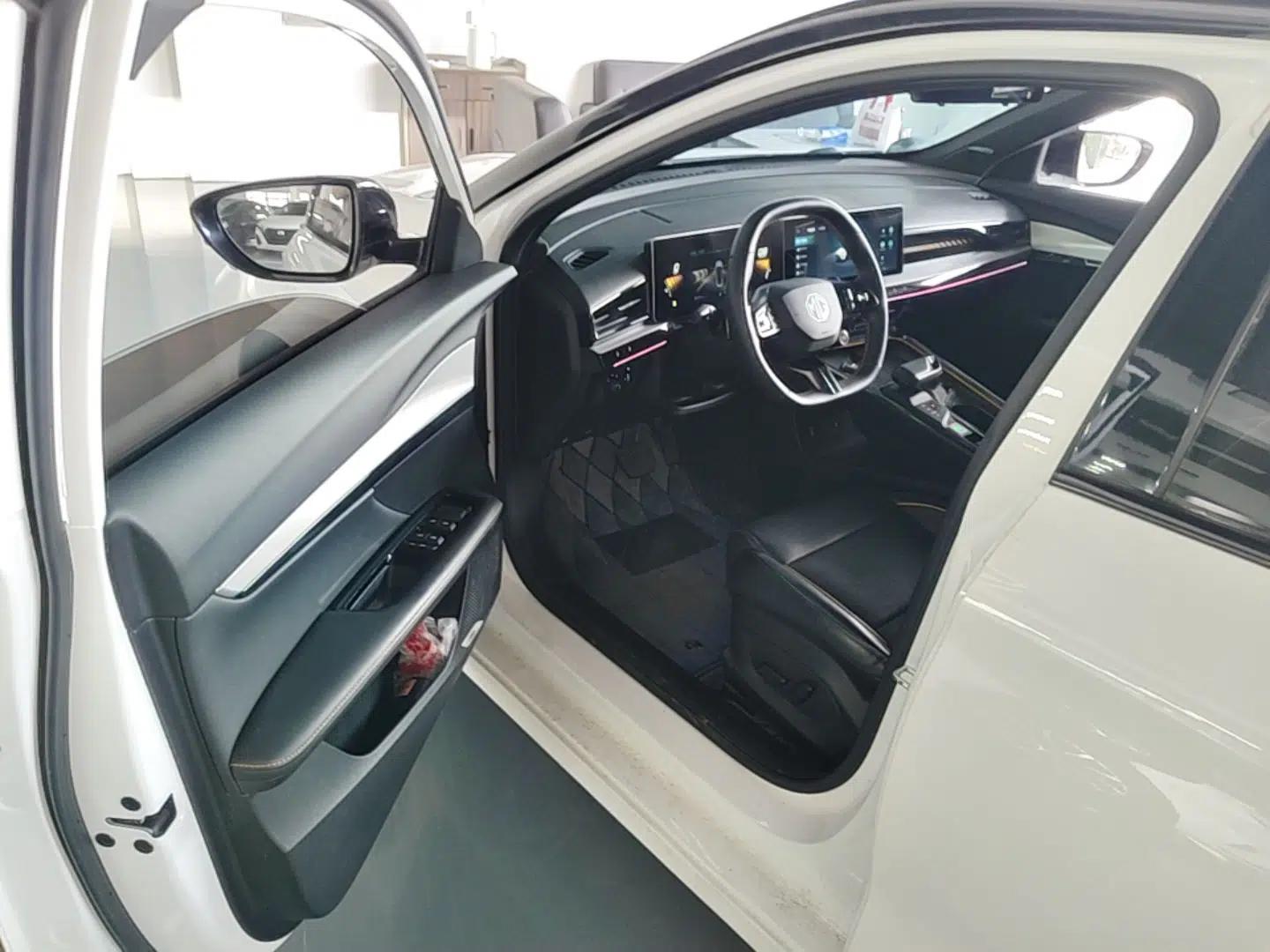MG 5 Scorpio 2022 1.5T Trophy Sport Luxurious Edition — миниатюра 19
