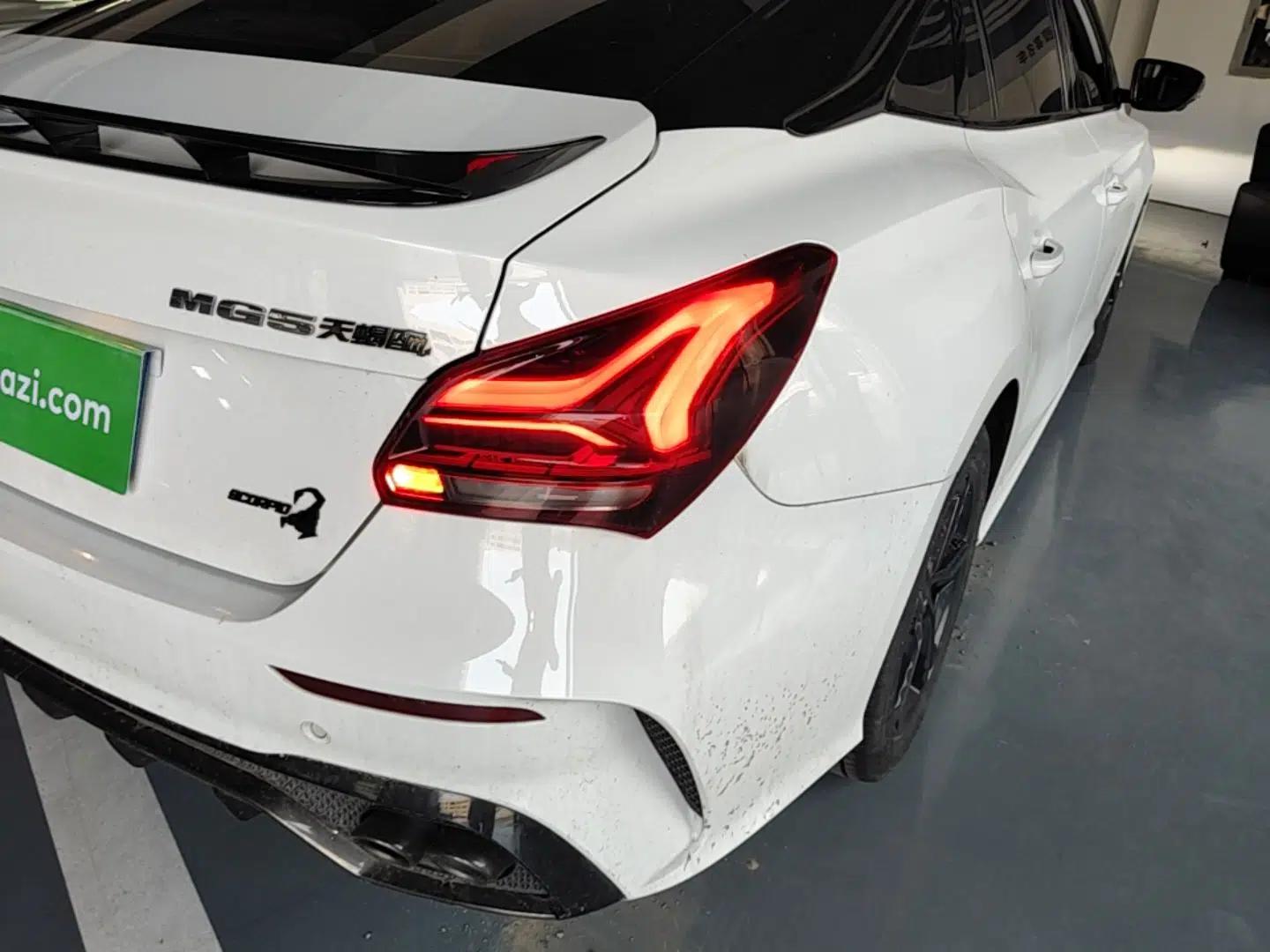 MG 5 Scorpio 2022 1.5T Trophy Sport Luxurious Edition — миниатюра 7