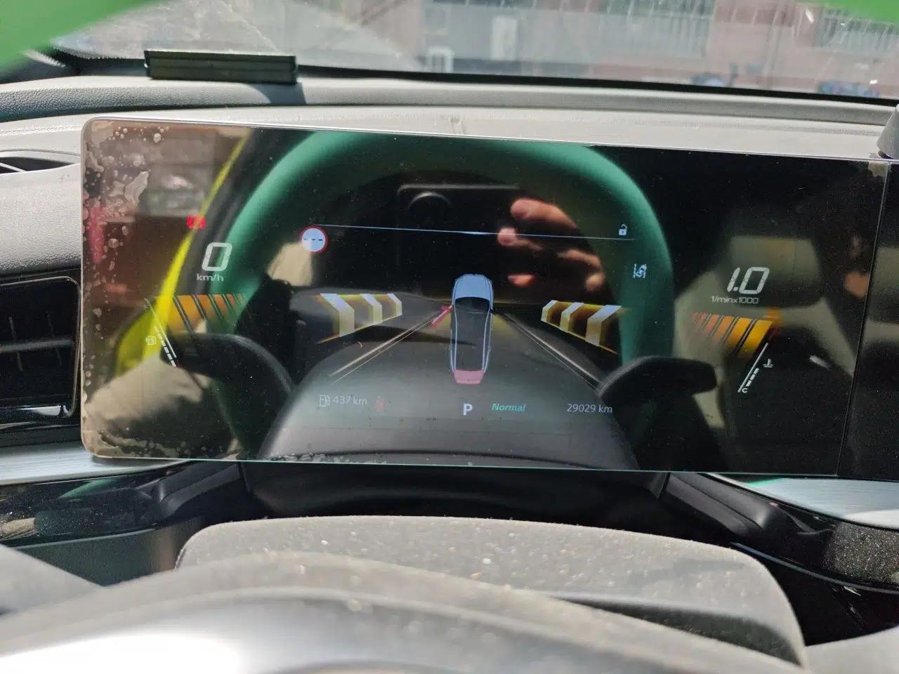 MG 5 Scorpio 2022 1.5T Trophy Sport Luxurious Edition — миниатюра 12
