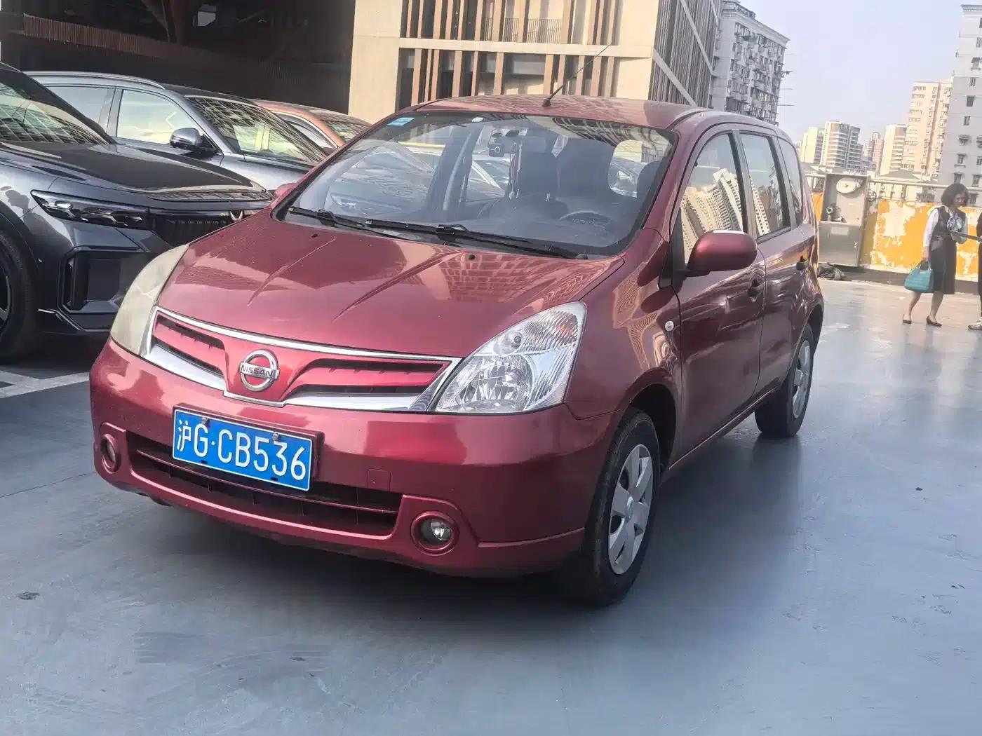Nissan Livina 2010 Sporty Edition 1.6L Automatic Dynamic Model — миниатюра 1