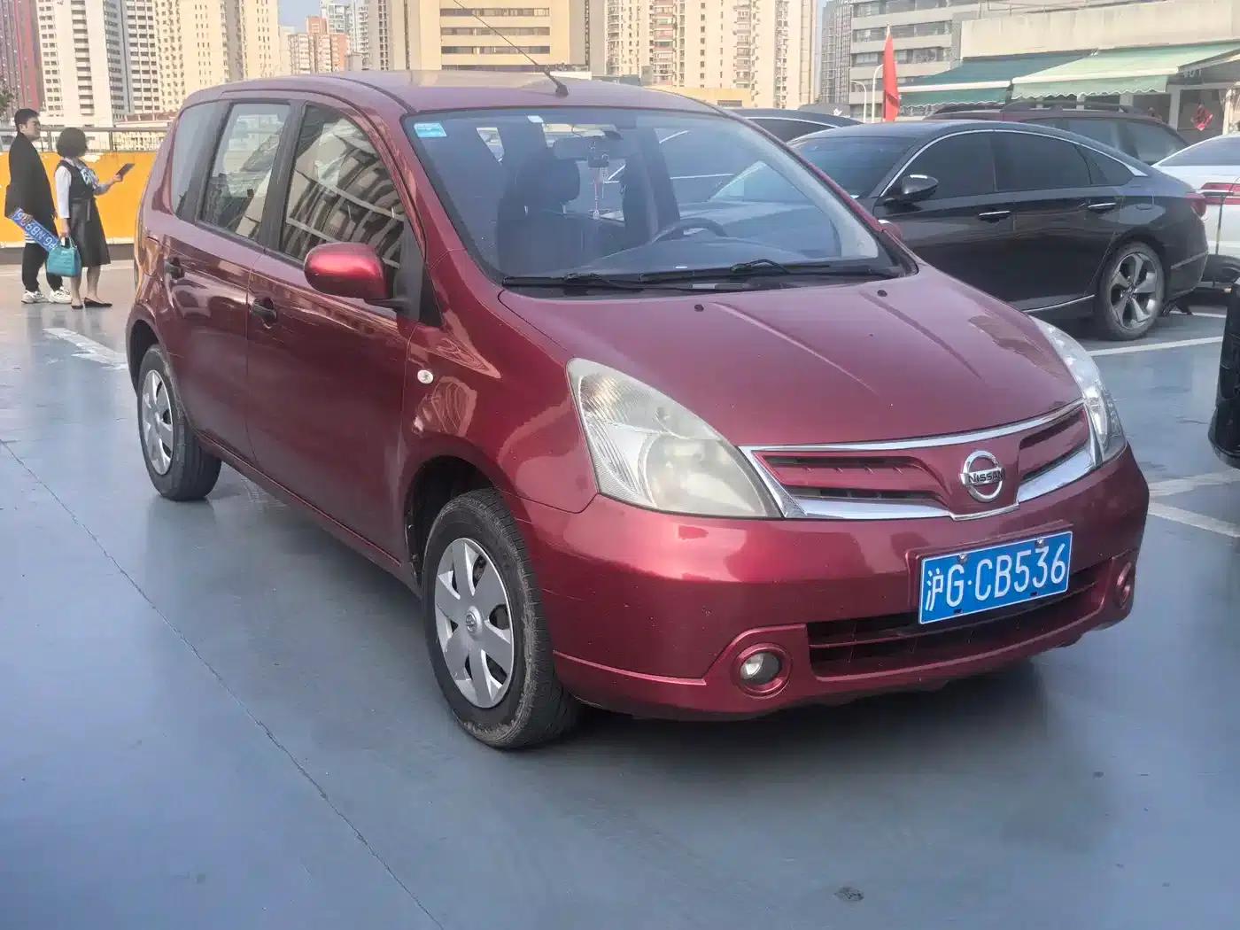 Nissan Livina 2010 Sporty Edition 1.6L Automatic Dynamic Model — миниатюра 2
