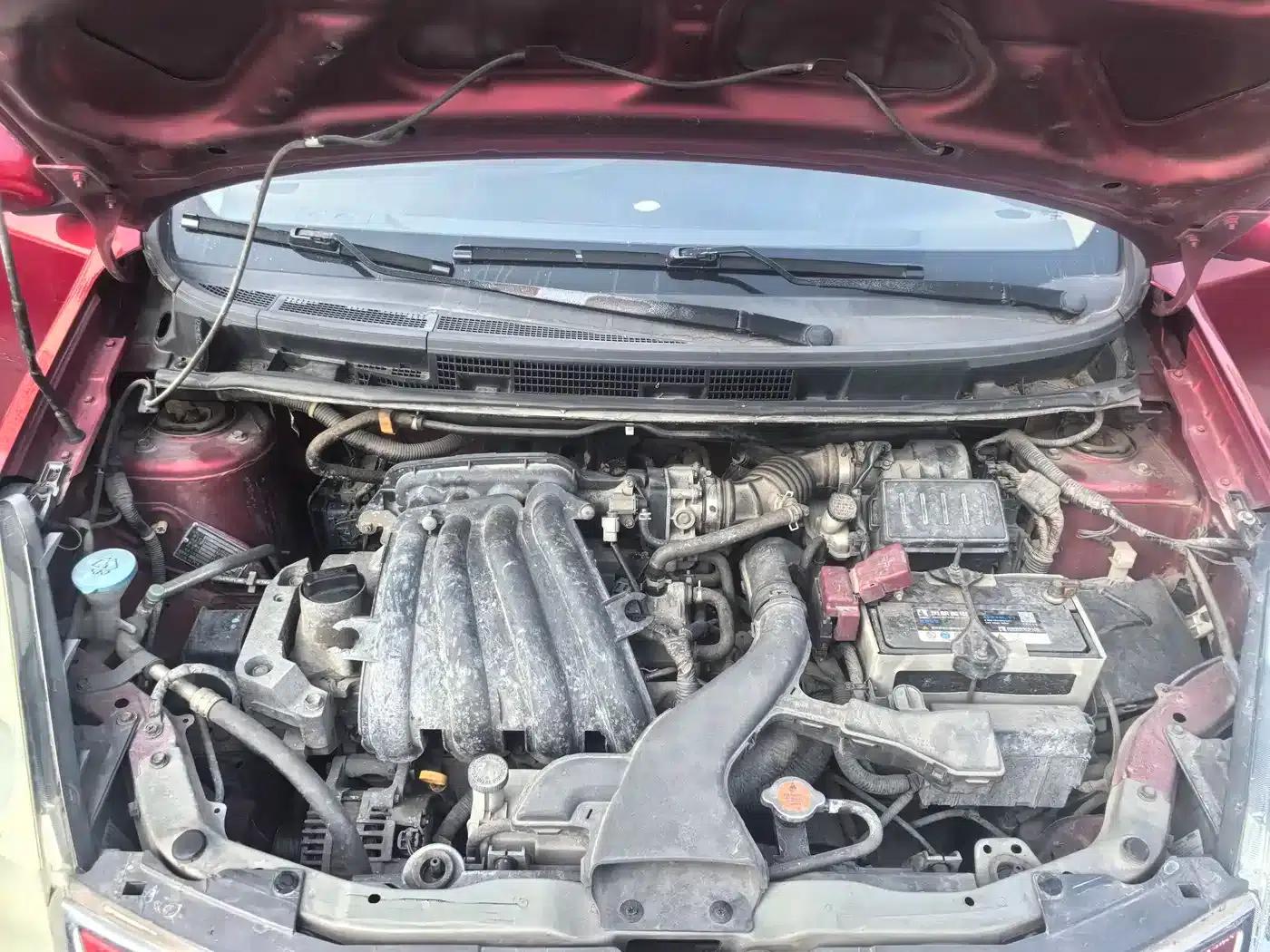 Nissan Livina 2010 Sporty Edition 1.6L Automatic Dynamic Model — миниатюра 11