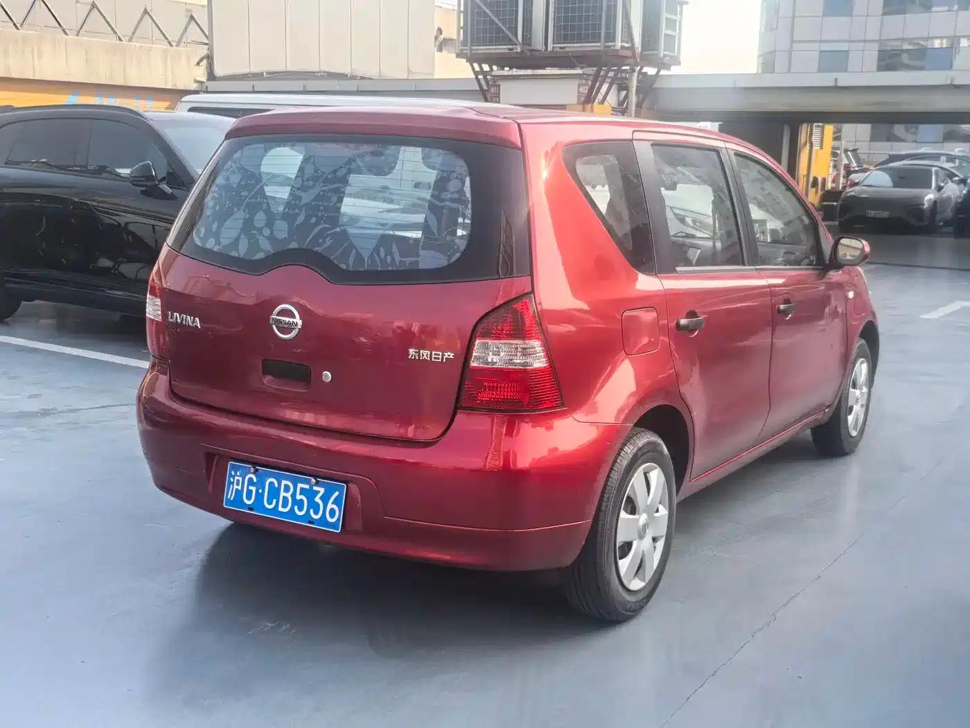 Nissan Livina 2010 Sporty Edition 1.6L Automatic Dynamic Model — миниатюра 3
