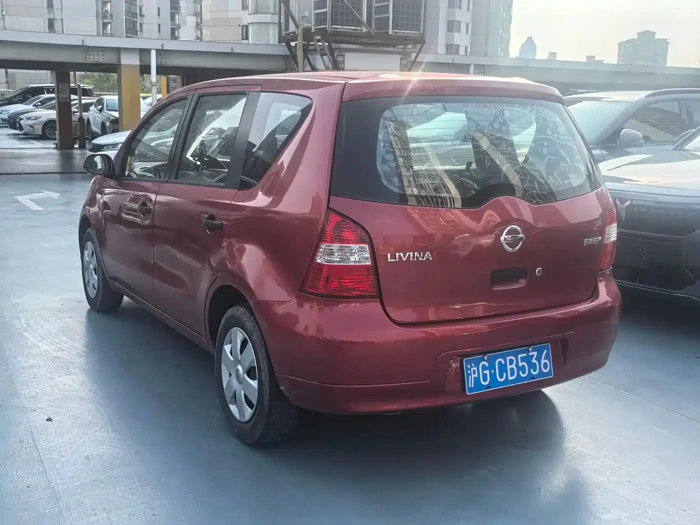 Nissan Livina 2010 Sporty Edition 1.6L Automatic Dynamic Model — миниатюра 4