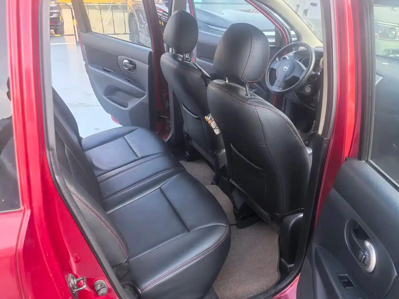 Nissan Livina 2010 Sporty Edition 1.6L Automatic Dynamic Model — миниатюра 7