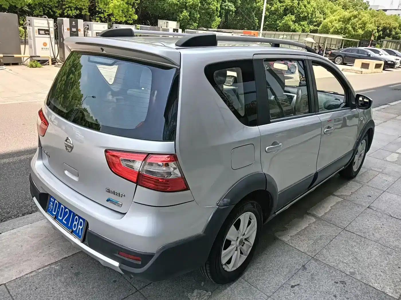 Nissan Livina 2013 1.6XE CVT Comfort Edition — миниатюра 4