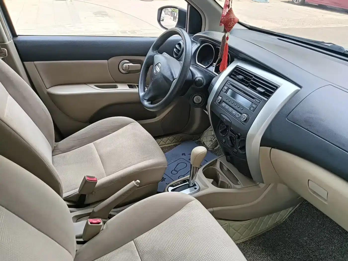 Nissan Livina 2013 1.6XE CVT Comfort Edition — миниатюра 5