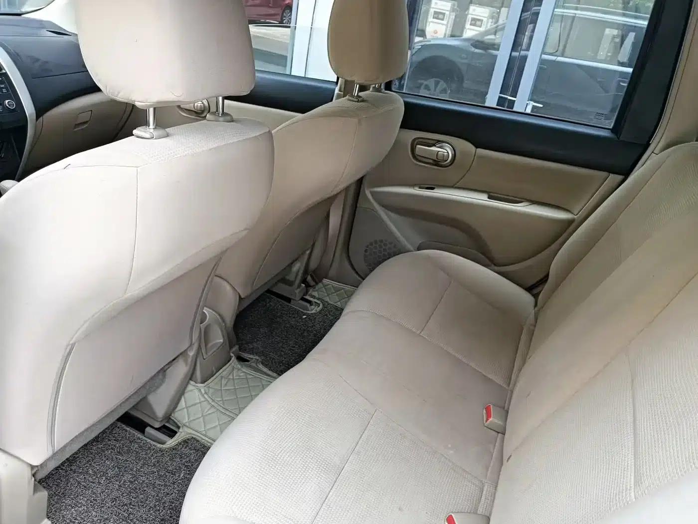 Nissan Livina 2013 1.6XE CVT Comfort Edition — миниатюра 6