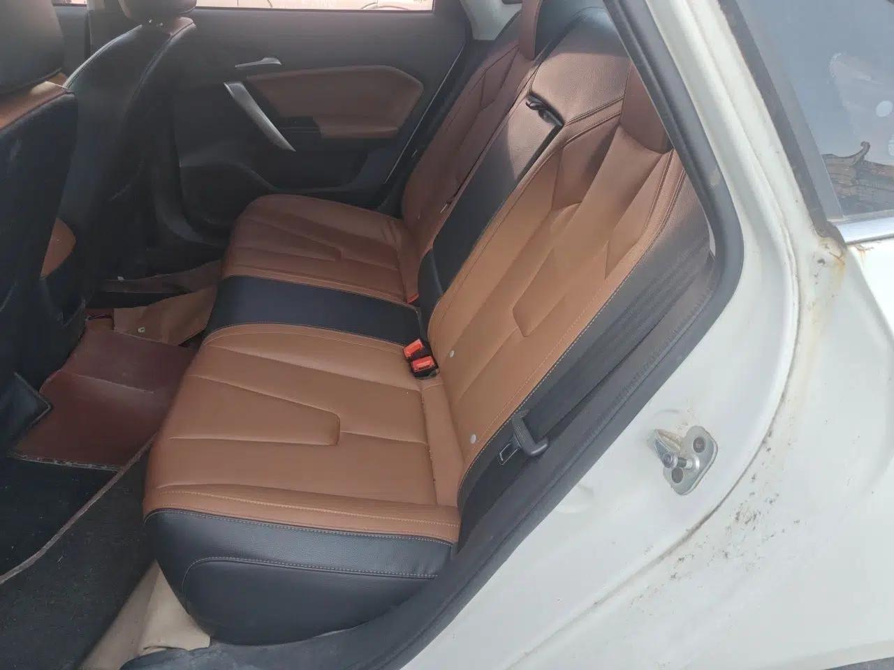 MG GT 2016 1.5L Manual Value-Added Luxury Edition — миниатюра 18