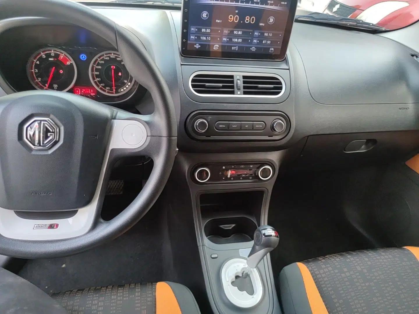 MG 3SW 2015 1.5L AMT Elite Model — миниатюра 16