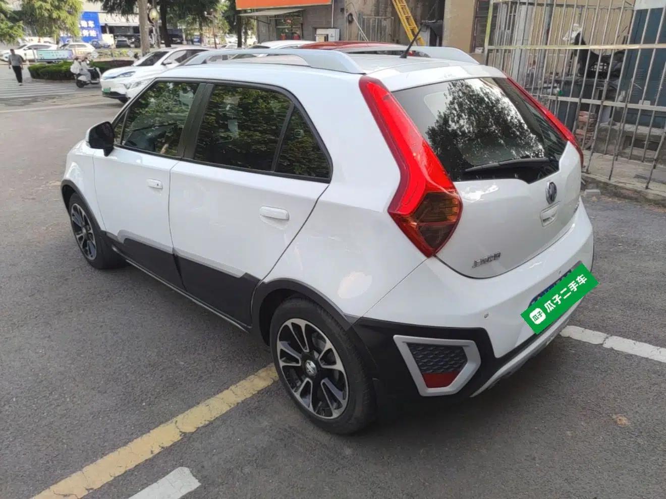 MG 3SW 2015 1.5L AMT Elite Model — миниатюра 4