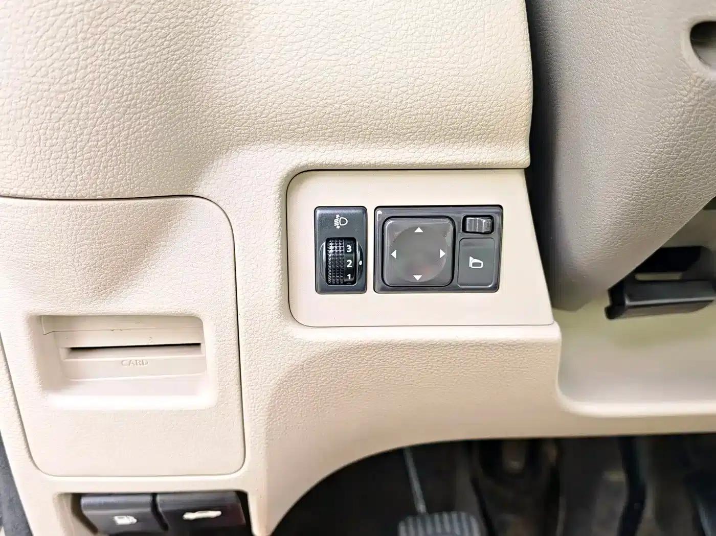 Nissan NV200 2014 1.6L Manual Deluxe Edition (China IV Emission Standard) — миниатюра 17