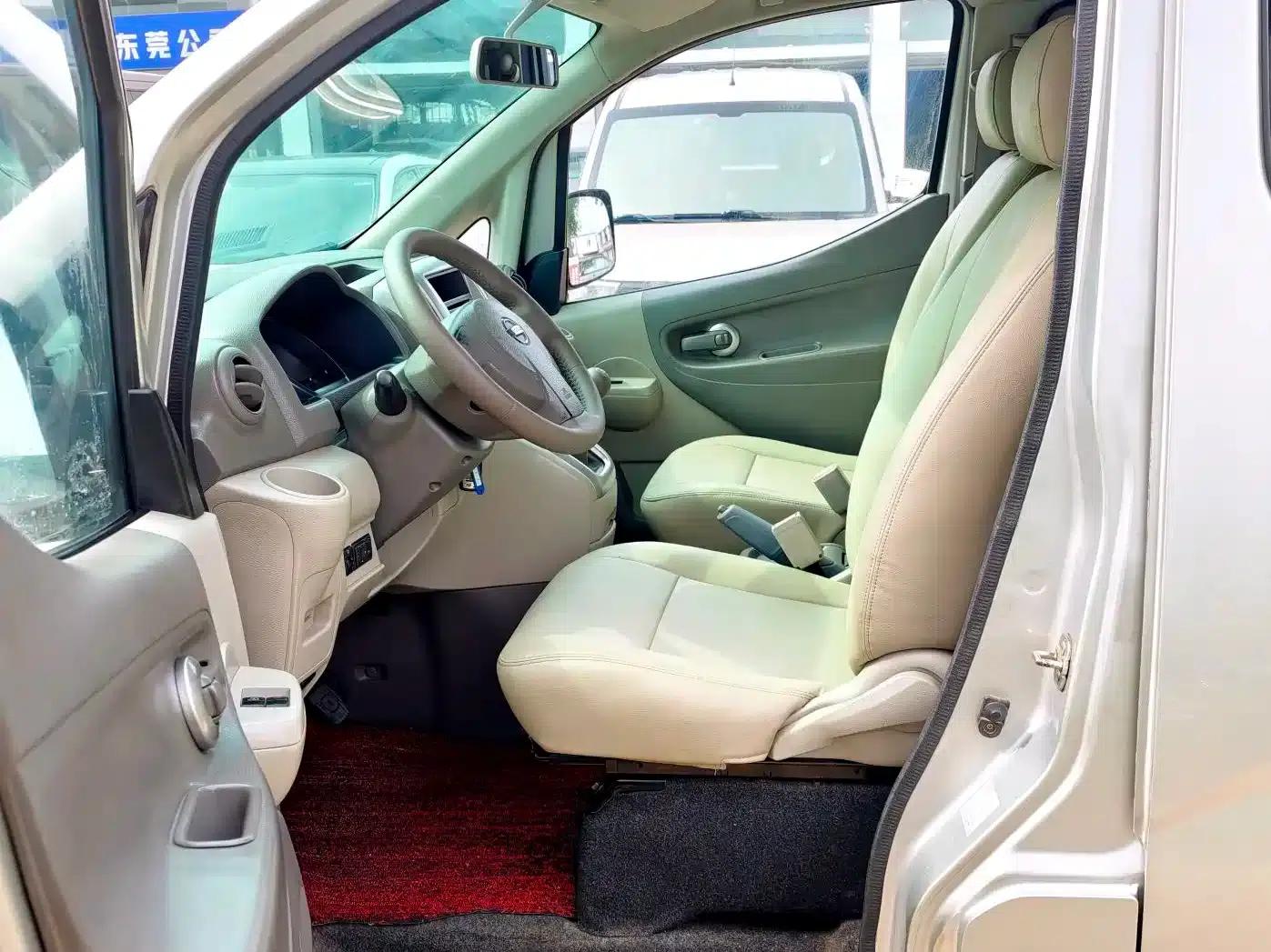 Nissan NV200 2014 1.6L Manual Deluxe Edition (China IV Emission Standard) — миниатюра 8